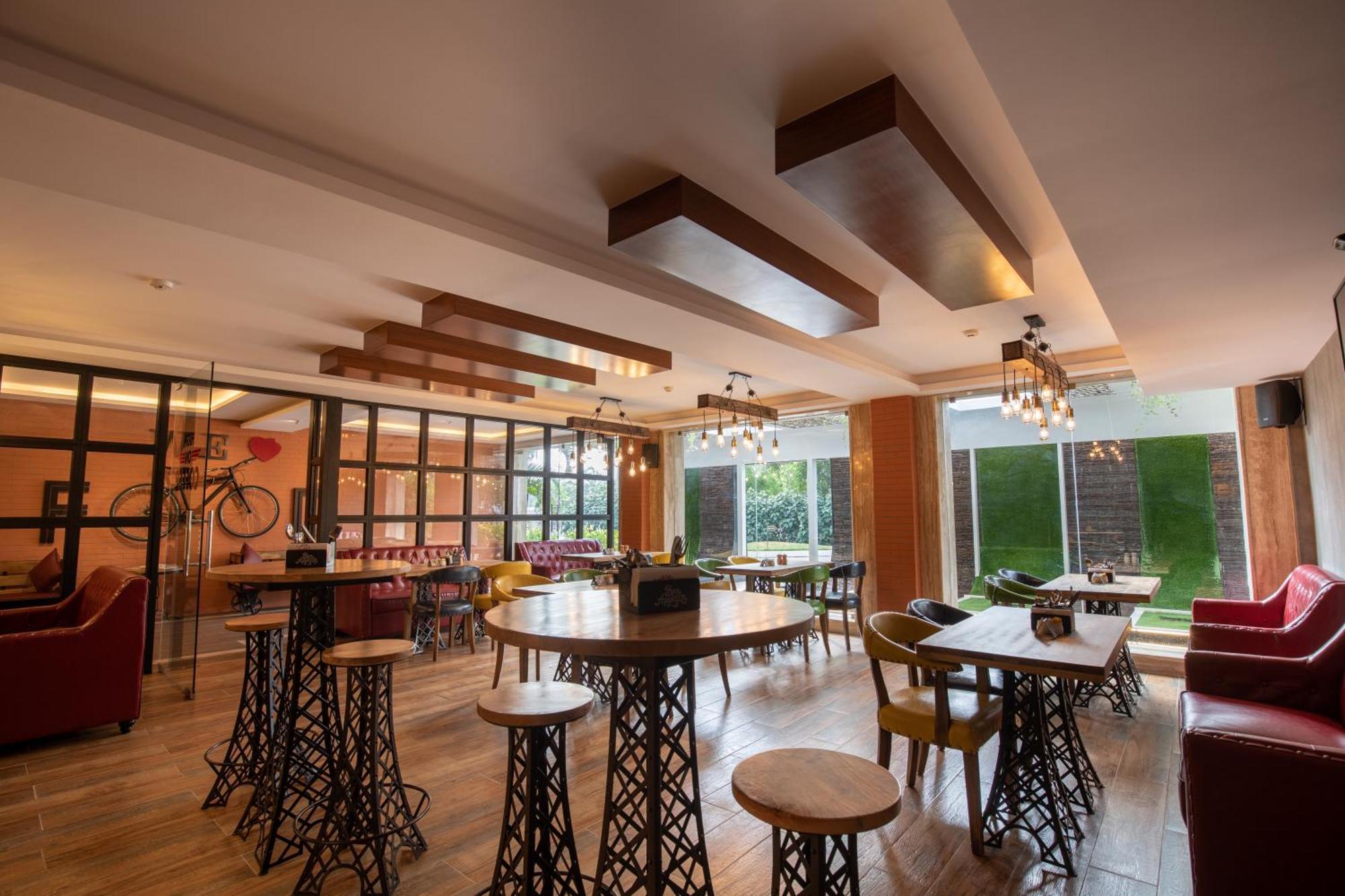 เจนนีย์ เรสซิเดนซี่ Hotel โคอิมบาทอร์ ภายนอก รูปภาพ