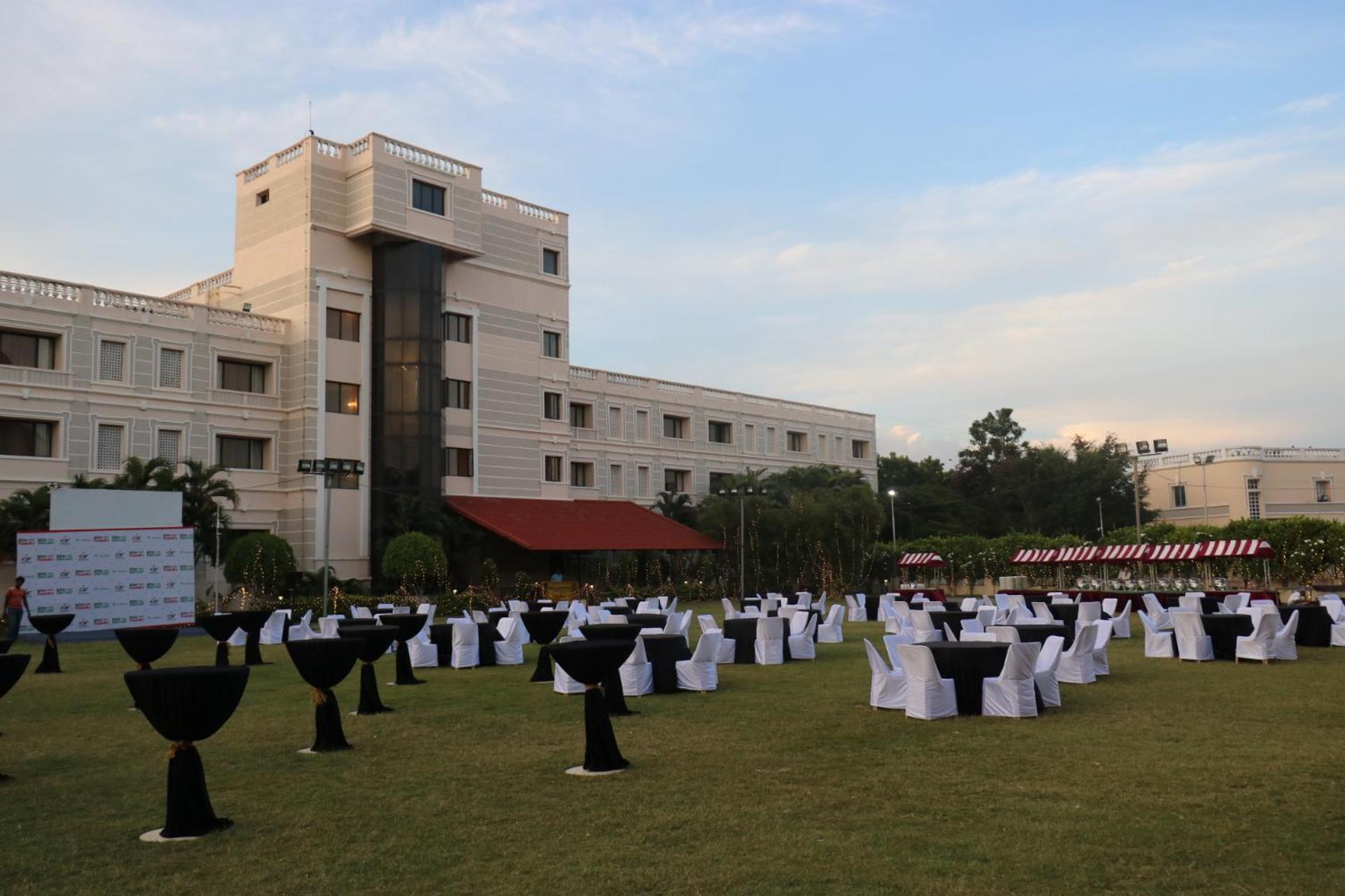 เจนนีย์ เรสซิเดนซี่ Hotel โคอิมบาทอร์ ภายนอก รูปภาพ